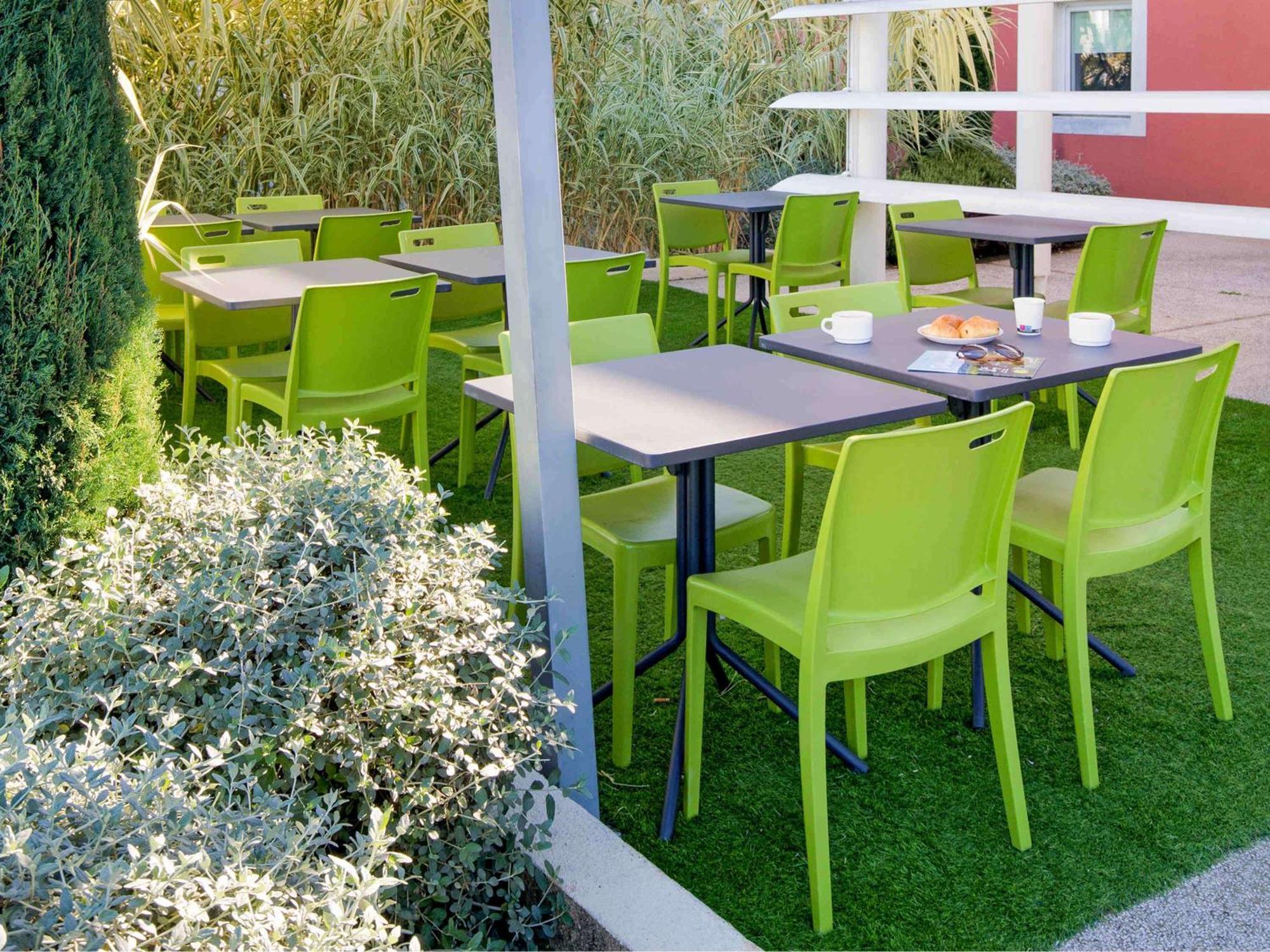 Ibis Budget Saint-Maximin Saint-Maximin-la-Sainte-Baume Exterior foto