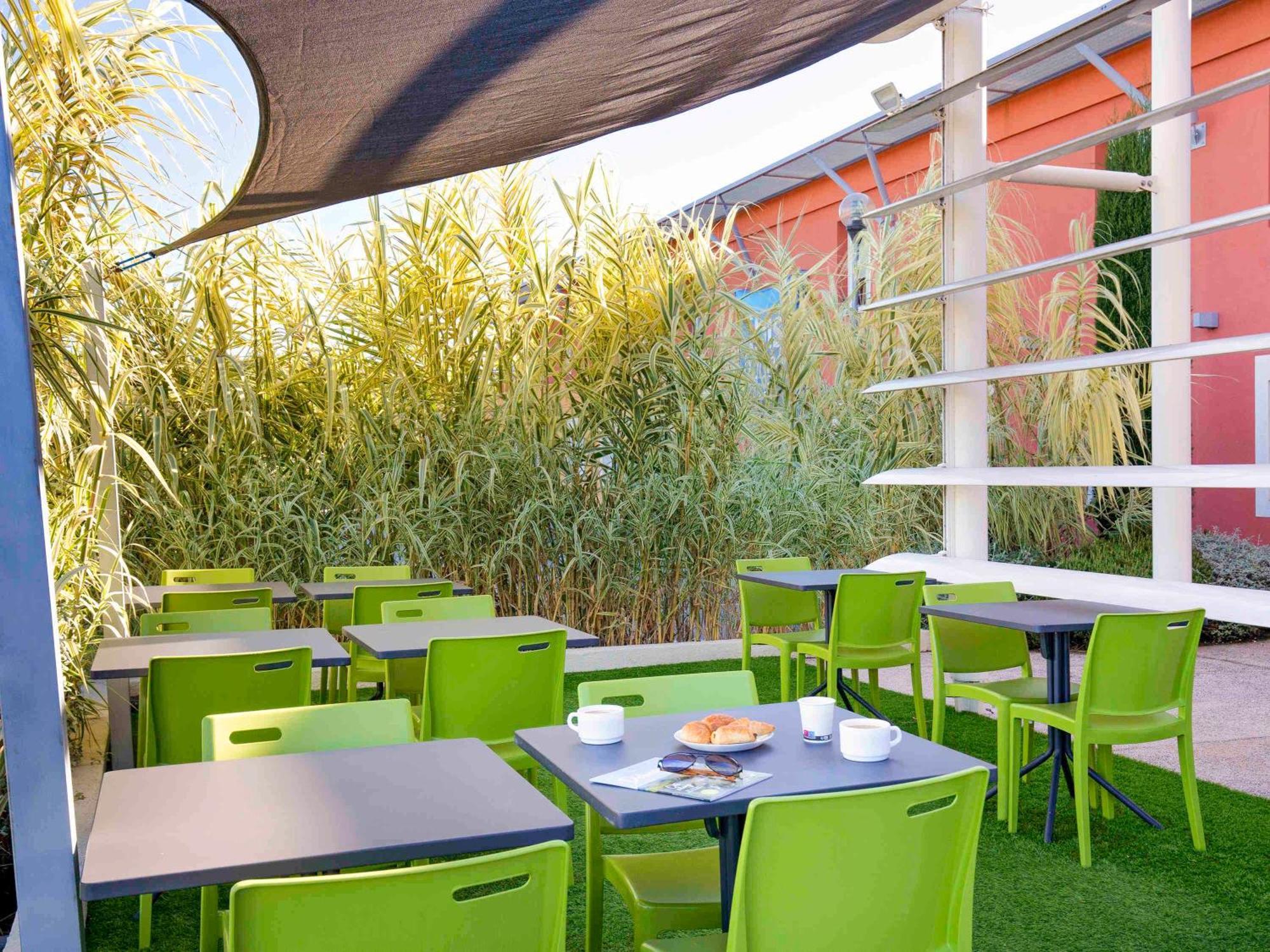 Ibis Budget Saint-Maximin Saint-Maximin-la-Sainte-Baume Exterior foto