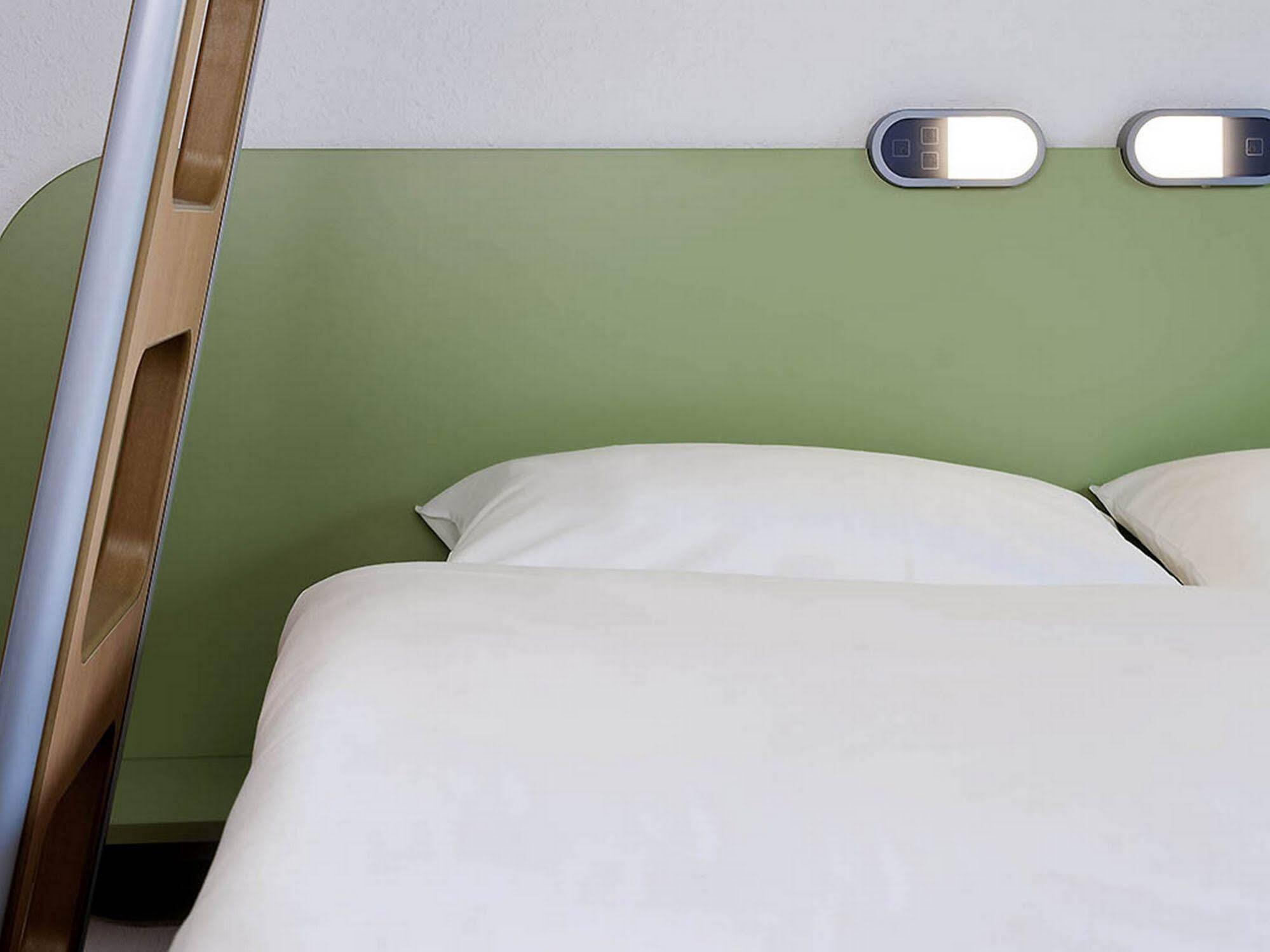Ibis Budget Saint-Maximin Saint-Maximin-la-Sainte-Baume Exterior foto